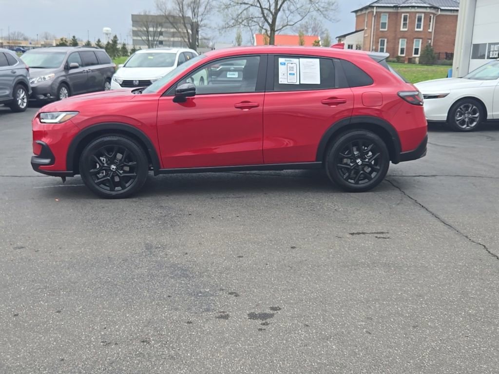 Used 2025 Honda HR-V Sport image 3