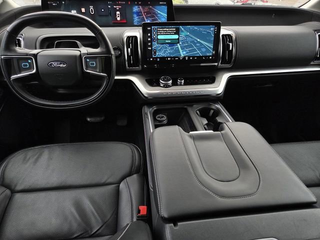 Used 2025 Ford Expedition Max Platinum AWD/4WD image 7