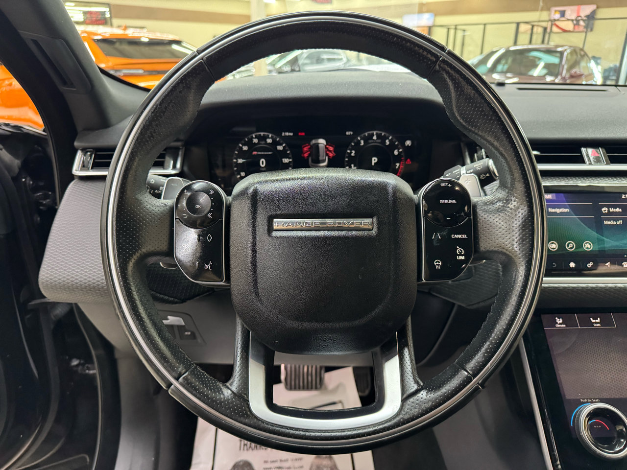 Used 2018 Land Rover Range Rover Velar R-Dynamic SE image 22