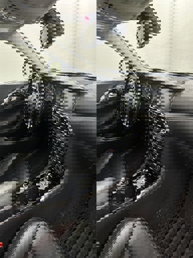 Used 2017 INFINITI QX30 Premium w/ Navigation Package image 39