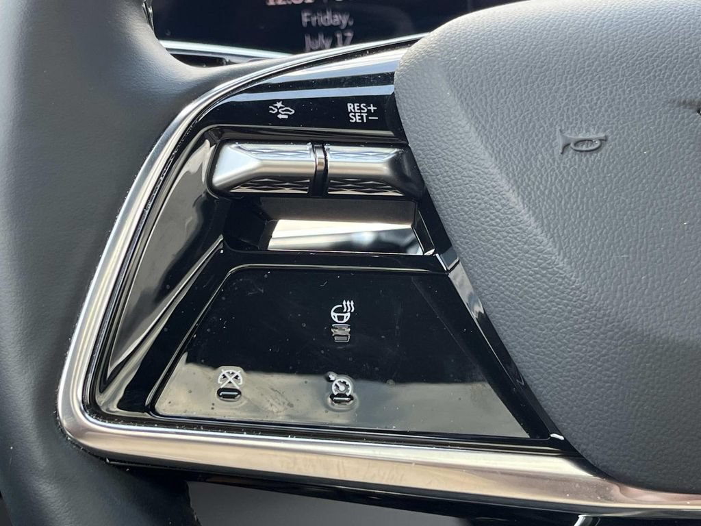 Certified 2024 Cadillac Lyriq Luxury RWD image 29