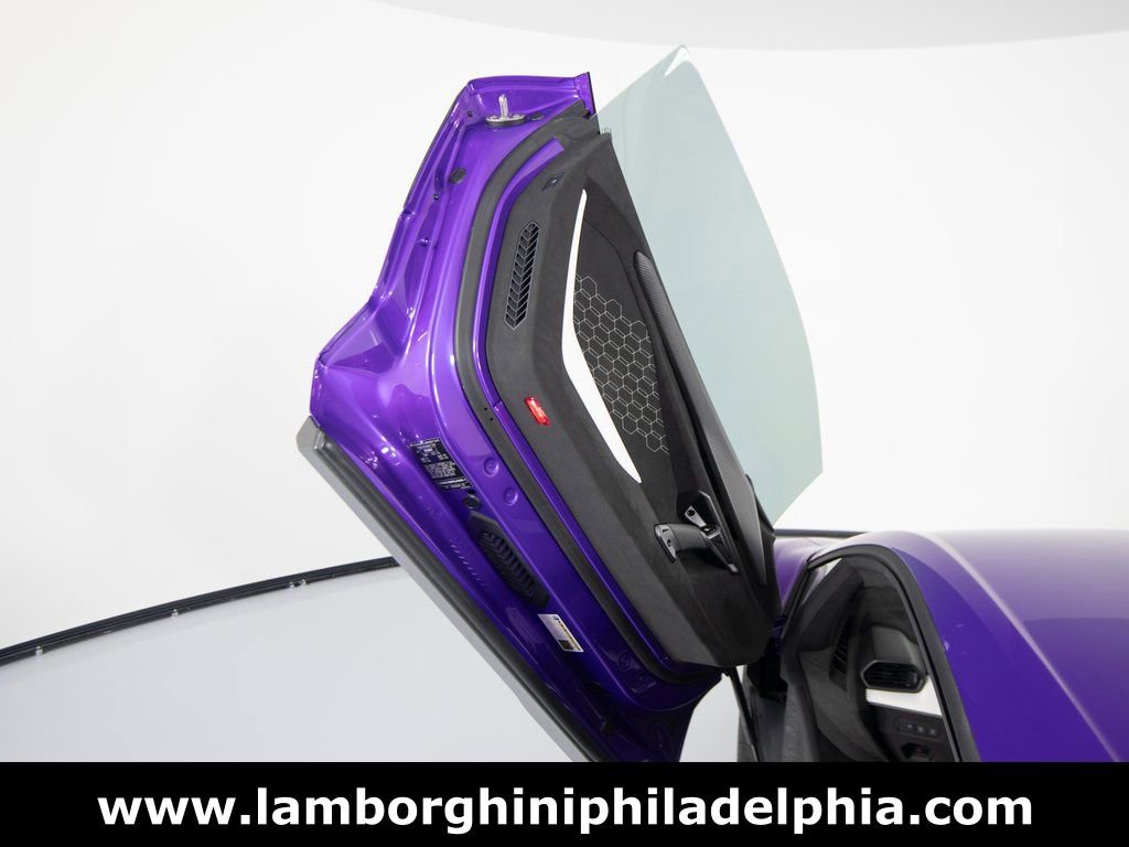 Used 2024 Lamborghini Revuelto AWD/4WD image 12