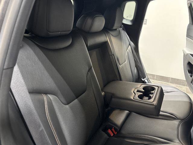 Used 2023 Jeep Compass Limited image 23