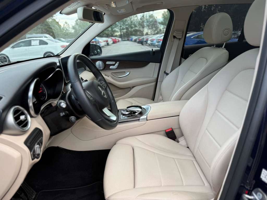Used 2019 Mercedes-Benz GLC 350e 4MATIC image 10