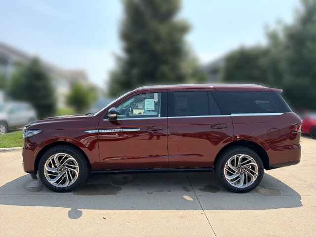 New 2027 Lincoln Navigator Reserve AWD/4WD image 10