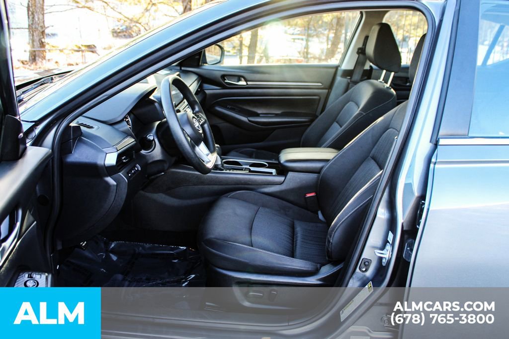 Used 2024 Nissan Altima 2.5 SV image 16