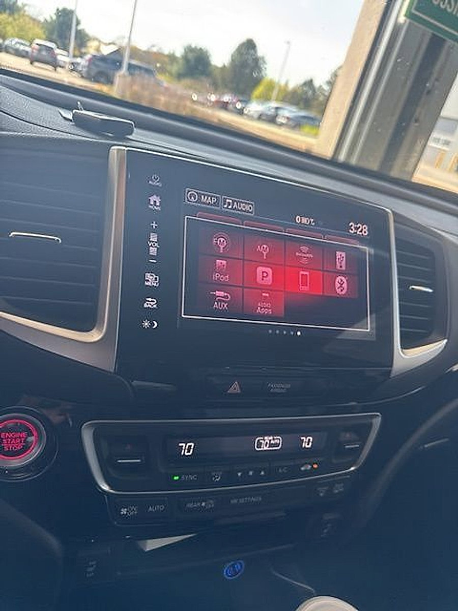 Used 2017 Honda Ridgeline Black Edition image 3