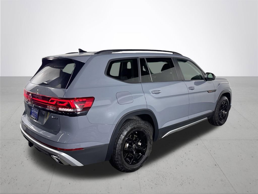 Certified 2025 Volkswagen Atlas Peak Edition SE image 6