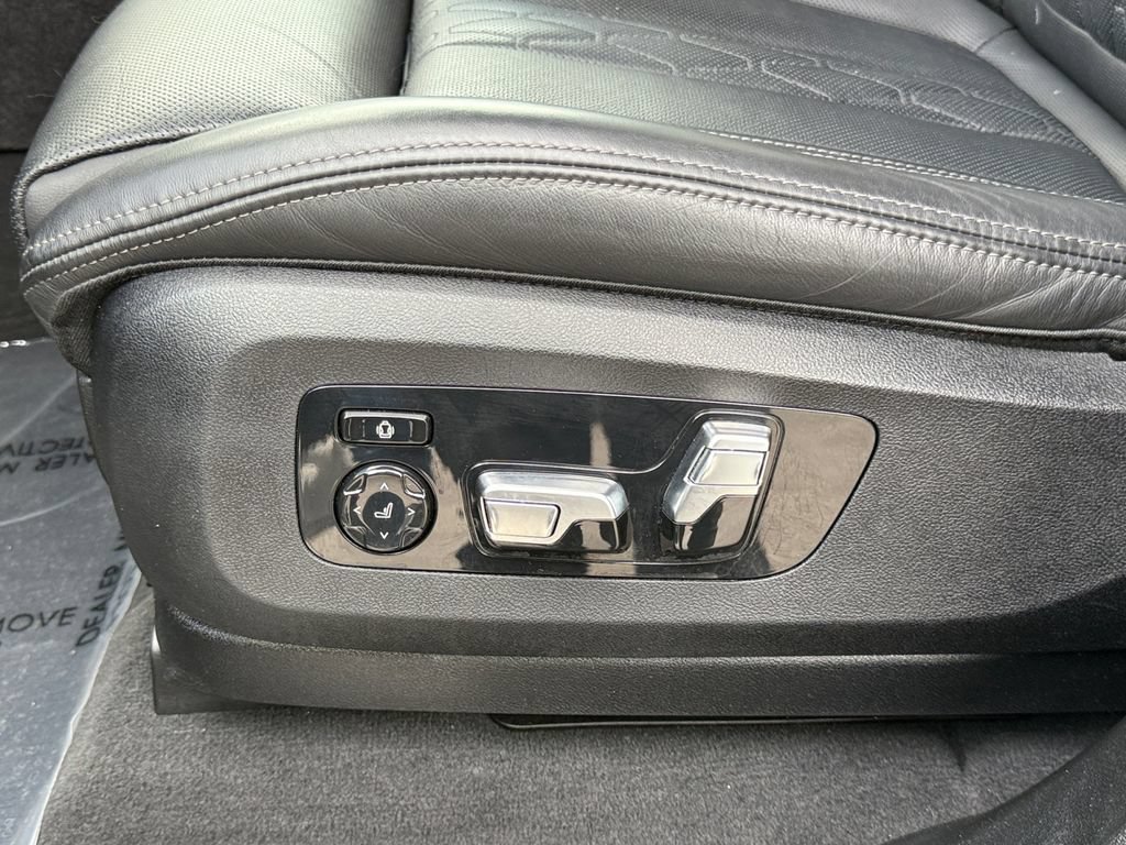 Used 2024 BMW X7 M60i w/ Executive Package AWD/4WD image 10