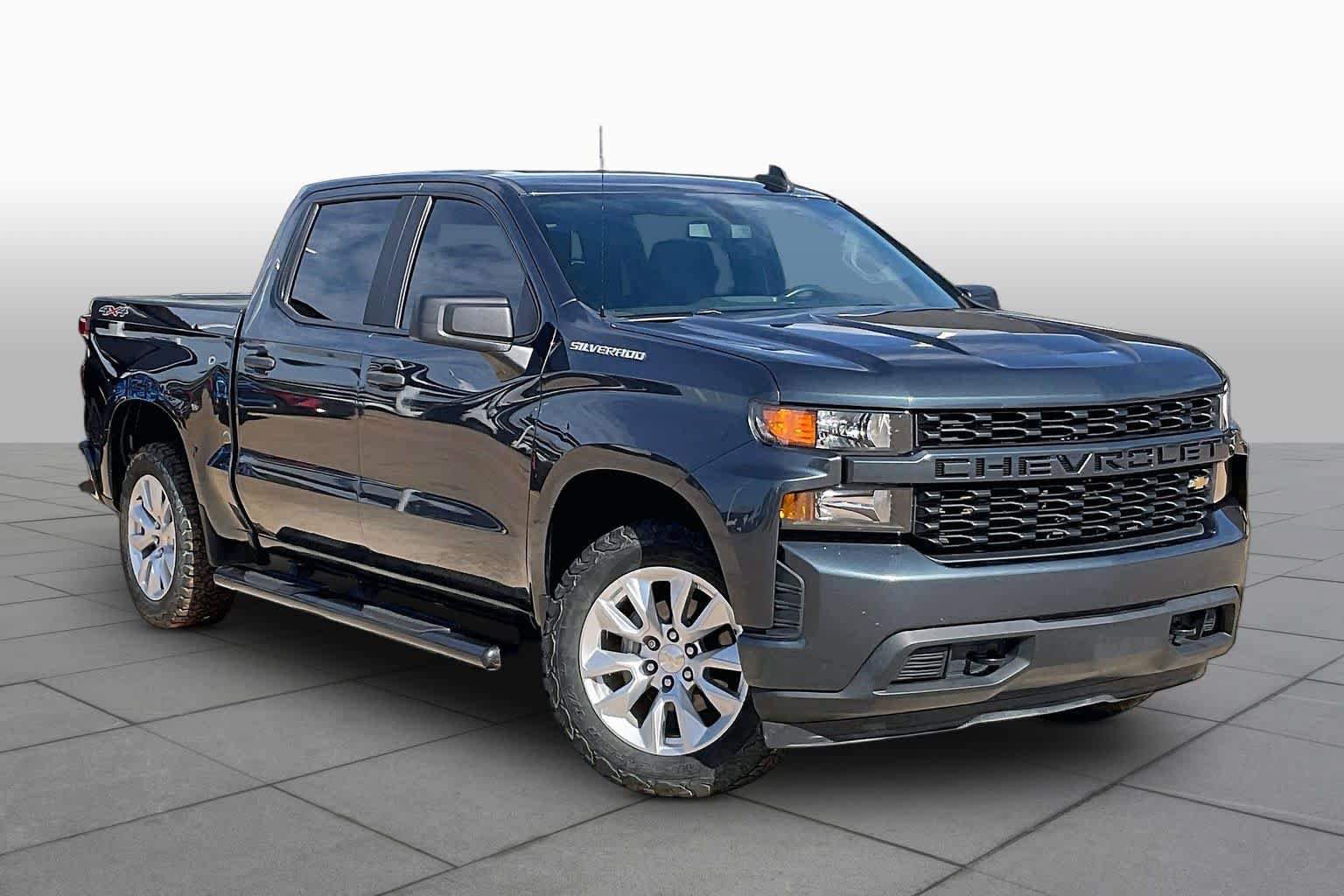 Used 2020 Chevrolet Silverado 1500 Custom w/ Custom Value Package AWD/4WD image 4