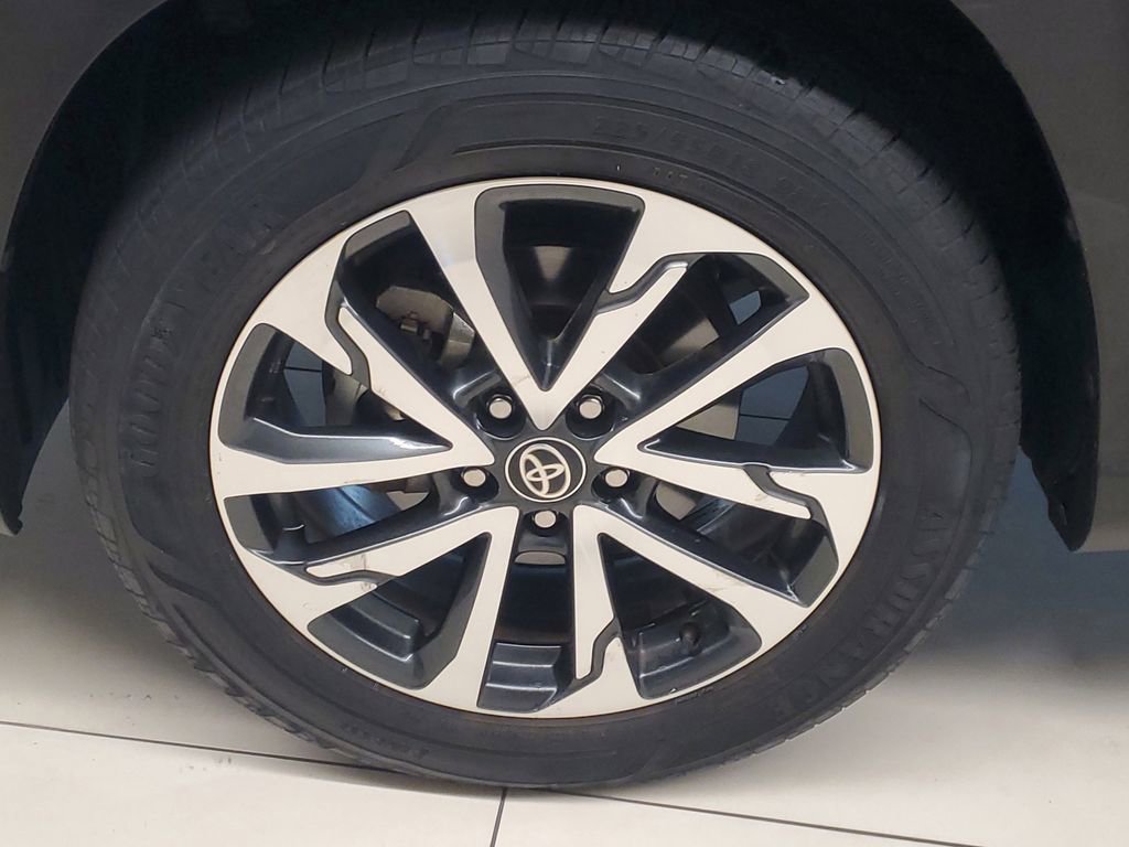 Certified 2023 Toyota Corolla Cross XLE w/ Convenience Package image 4