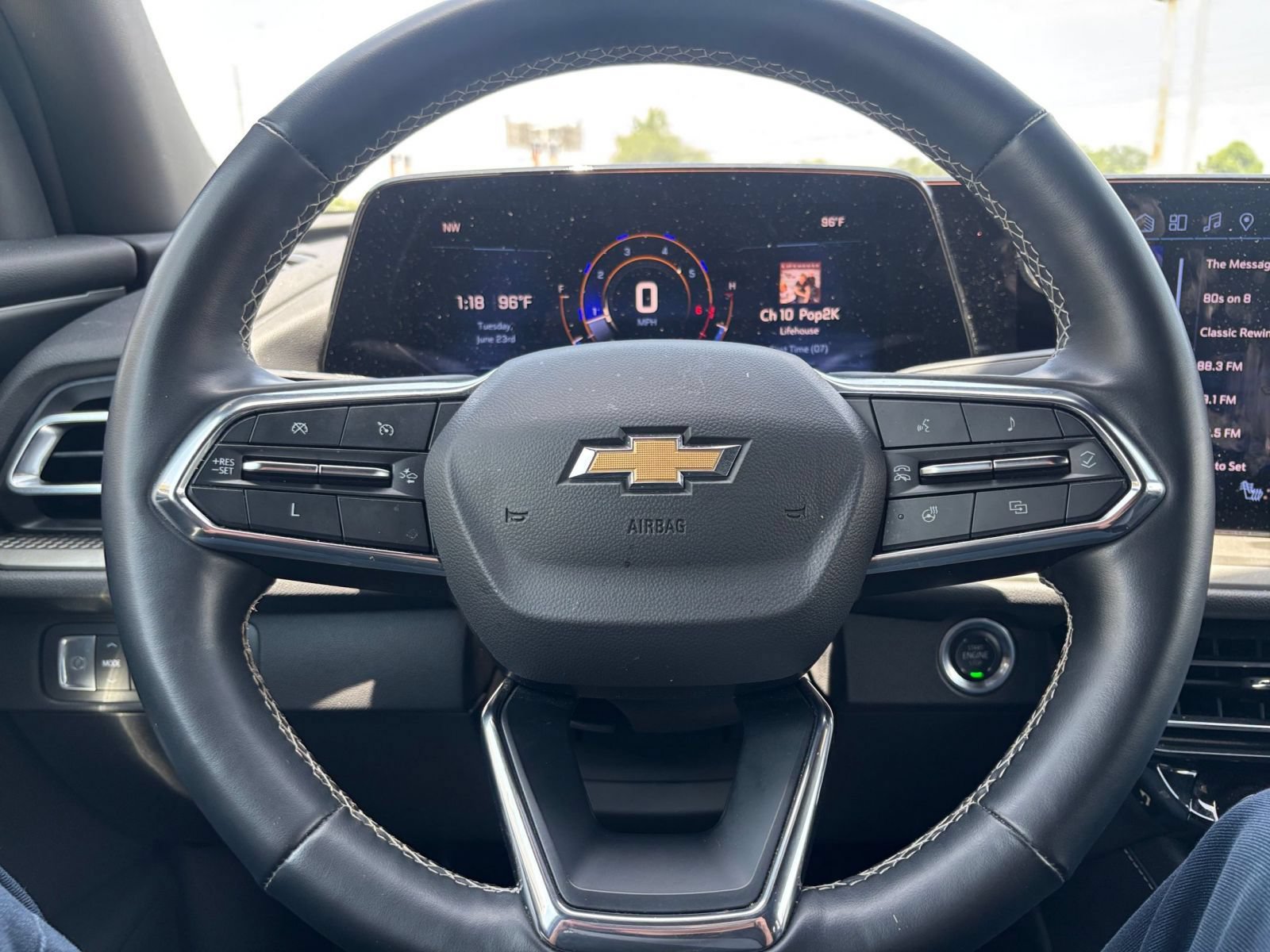 Used 2025 Chevrolet Traverse LT FWD image 31