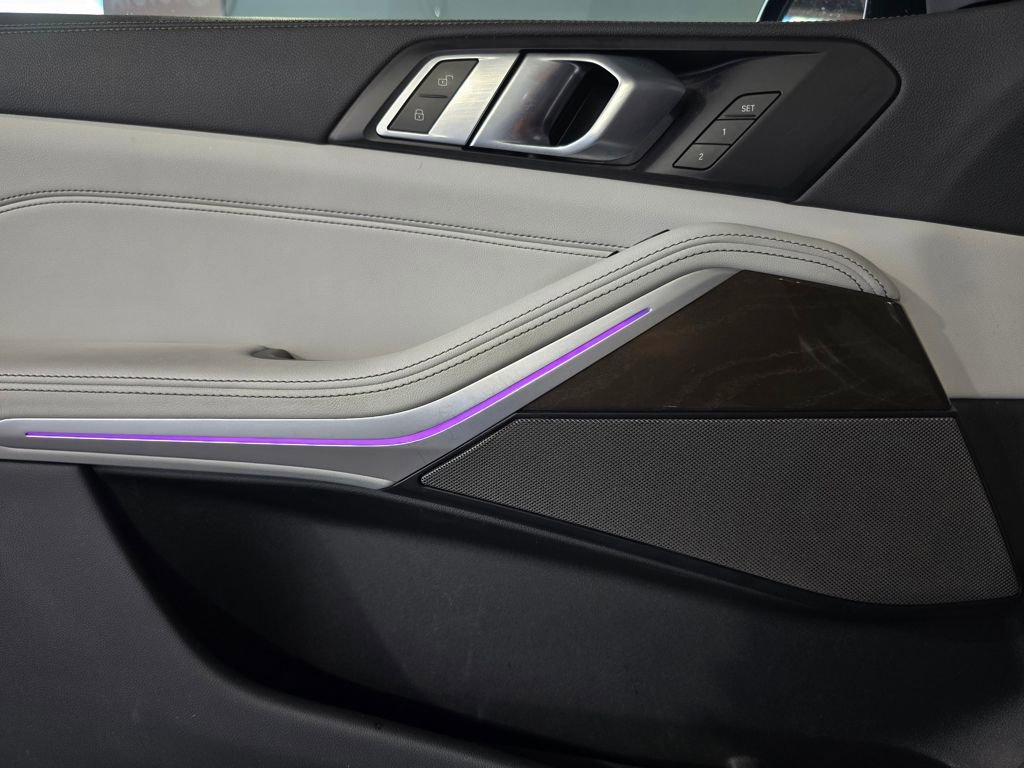 Used 2023 BMW X5 xDrive45e w/ M Sport Package image 12