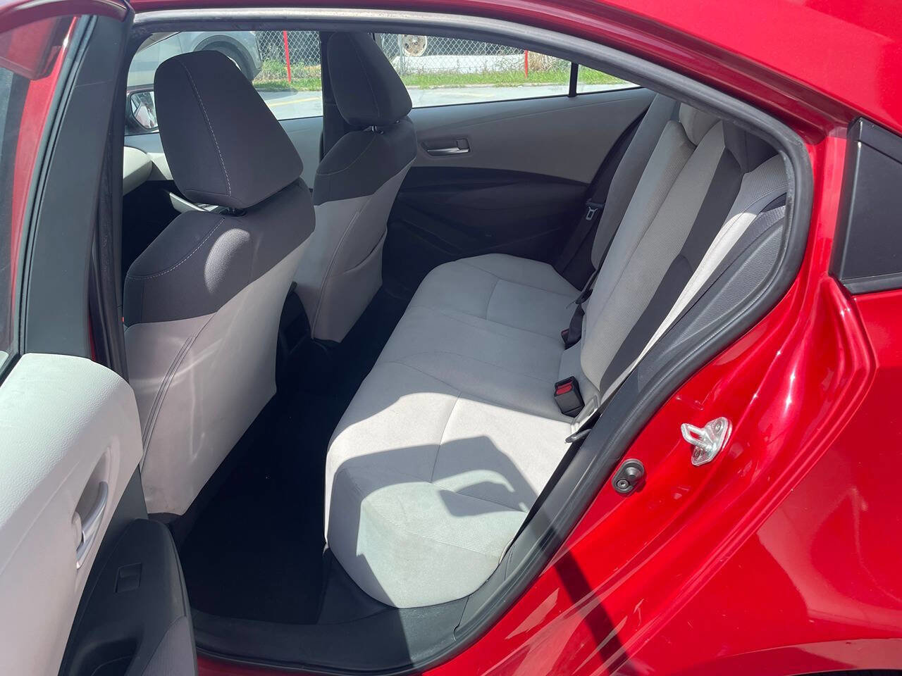 Used 2021 Toyota Corolla LE image 10