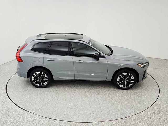 New 2026 Volvo XC60 T8 Plus w/ Climate Package AWD/4WD image 16