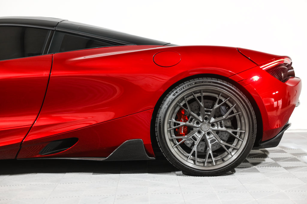 Used 2019 McLaren 720S Performance RWD image 16