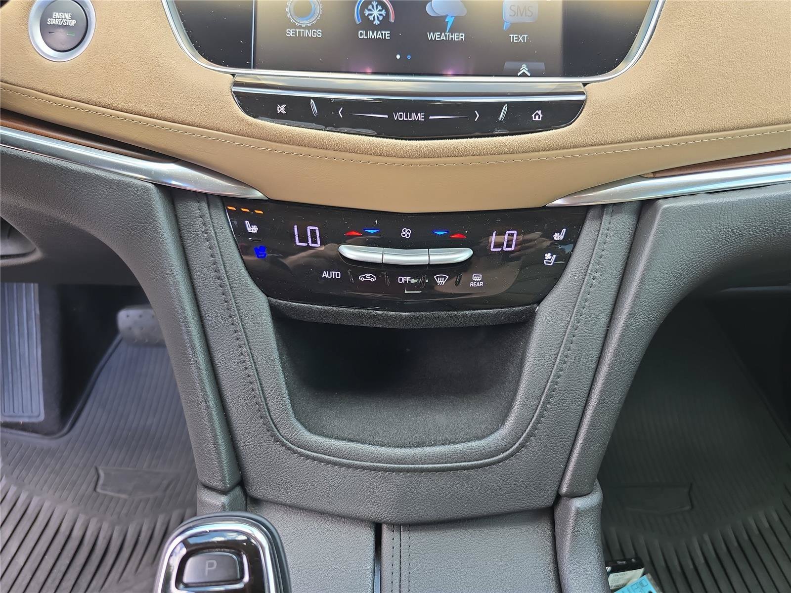 Used 2017 Cadillac XT5 Platinum AWD/4WD image 28