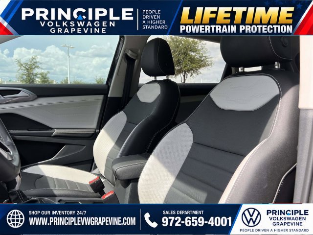 Used 2025 Volkswagen Taos SEL AWD/4WD image 12
