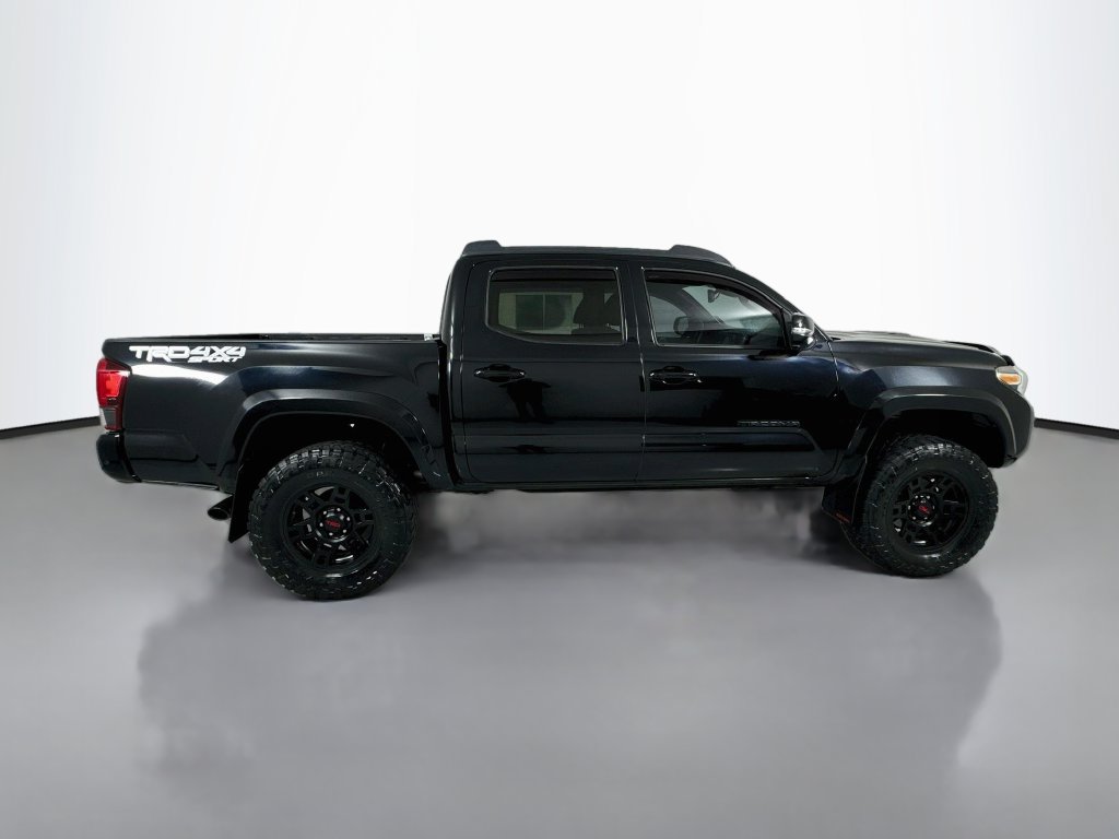 Used 2019 Toyota Tacoma TRD Sport AWD/4WD image 9