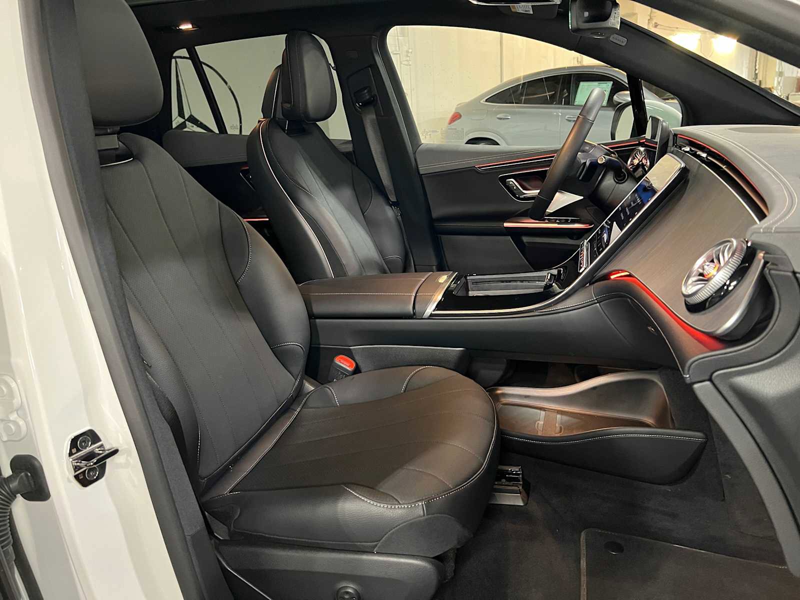 Used 2026 Mercedes-Benz EQE 320 4MATIC SUV image 12