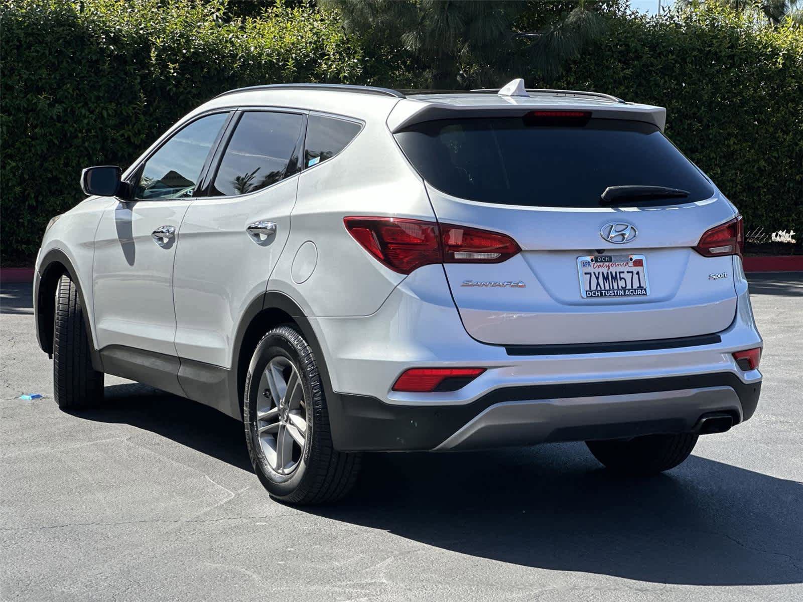 Used 2017 Hyundai Santa Fe Sport w/ 2.4L Tech Package 04 FWD image 5