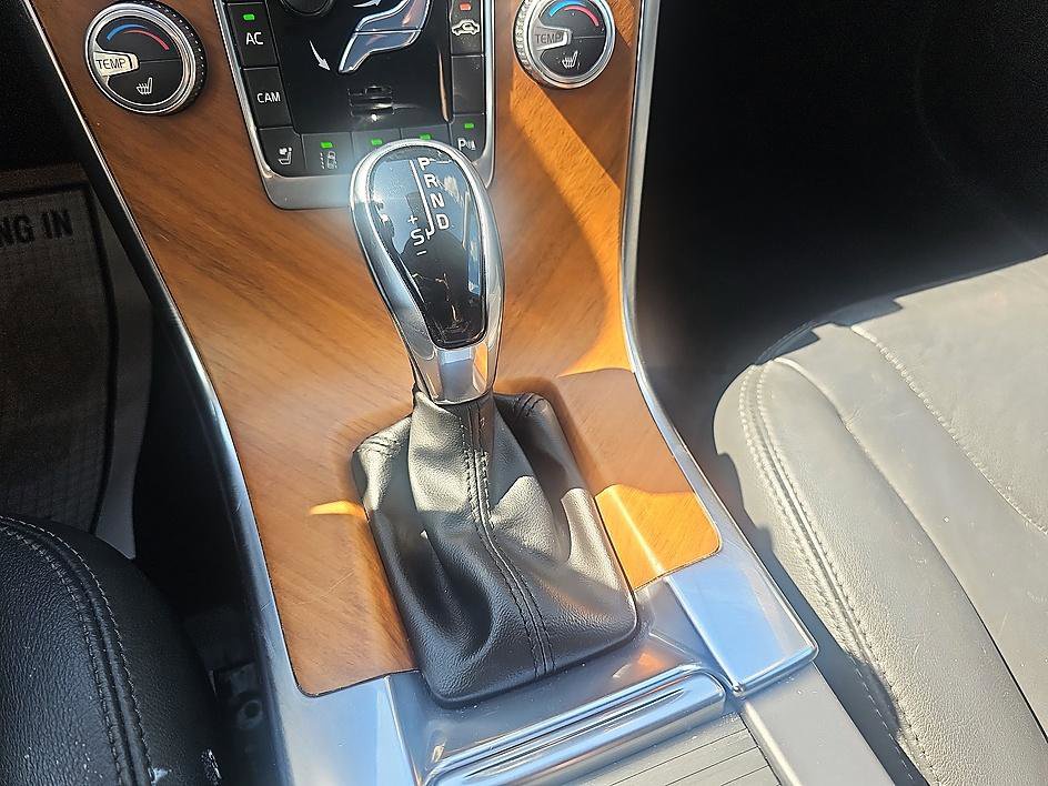 Used 2017 Volvo XC60 T5 Inscription w/ Advanced Package image 22