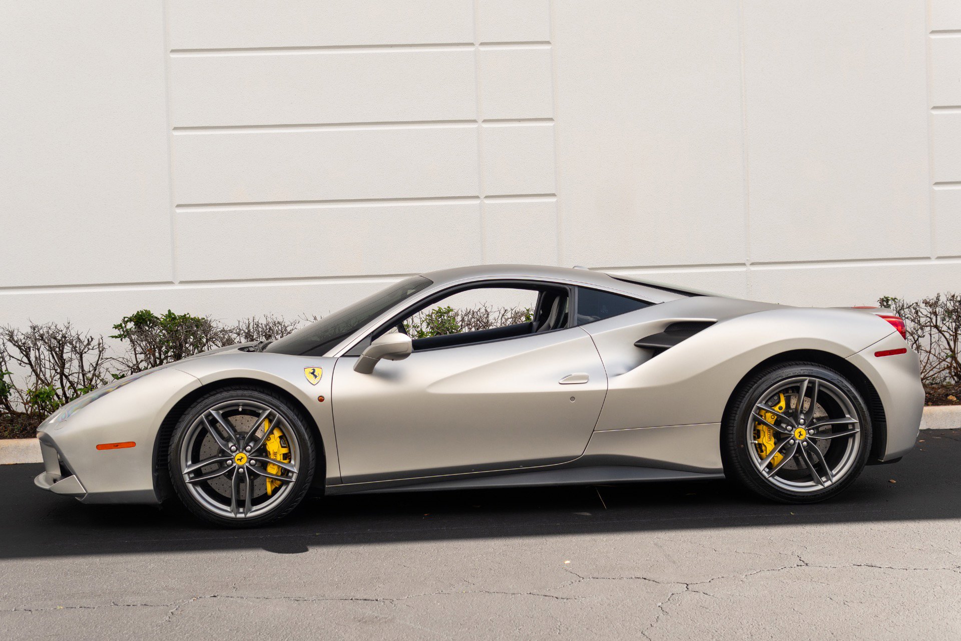 Used 2016 Ferrari 488 GTB image 27