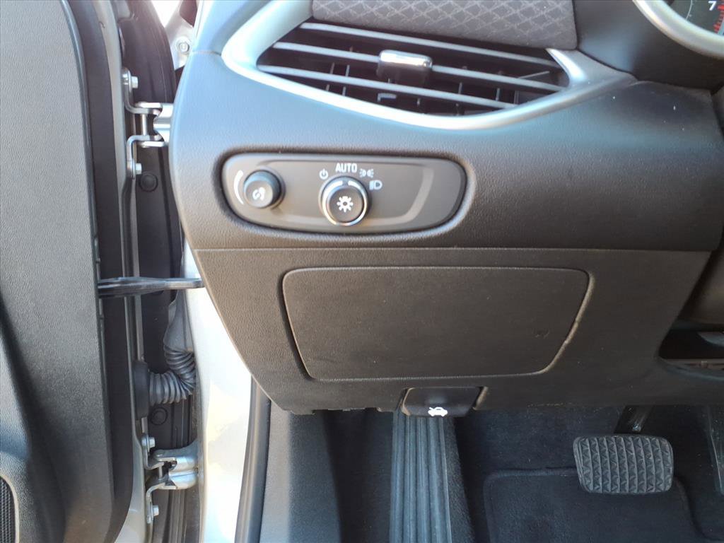 Used 2023 Chevrolet Malibu LT image 17