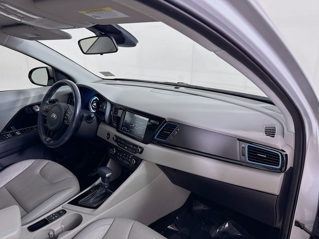 Used 2017 Kia Niro Touring w/ Advanced Technology Package FWD image 37