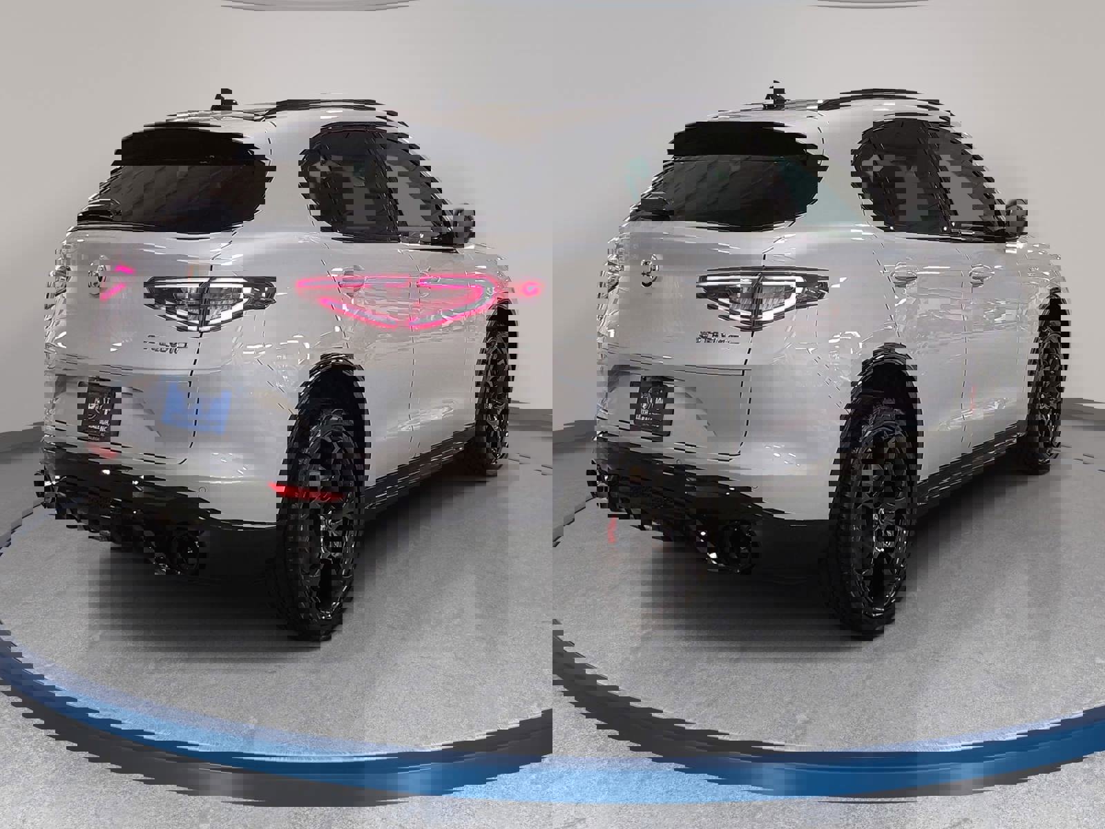 New 2025 Alfa Romeo Stelvio Sprint w/ Veloce Package image 5