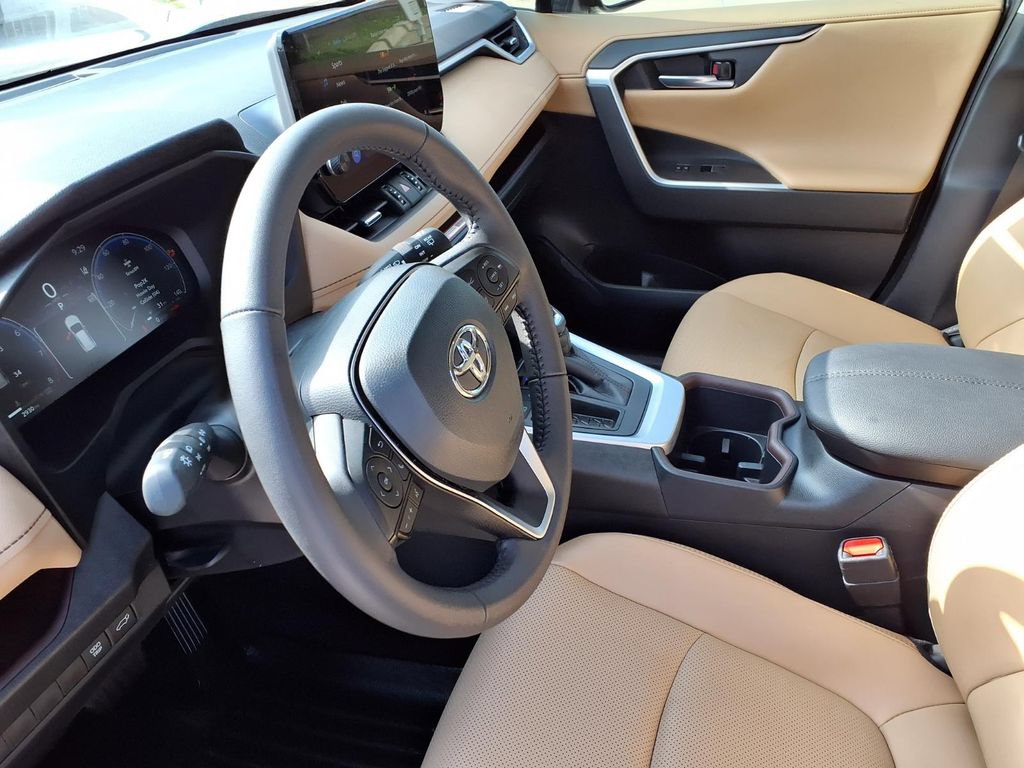 Used 2025 Toyota RAV4 Limited FWD image 16