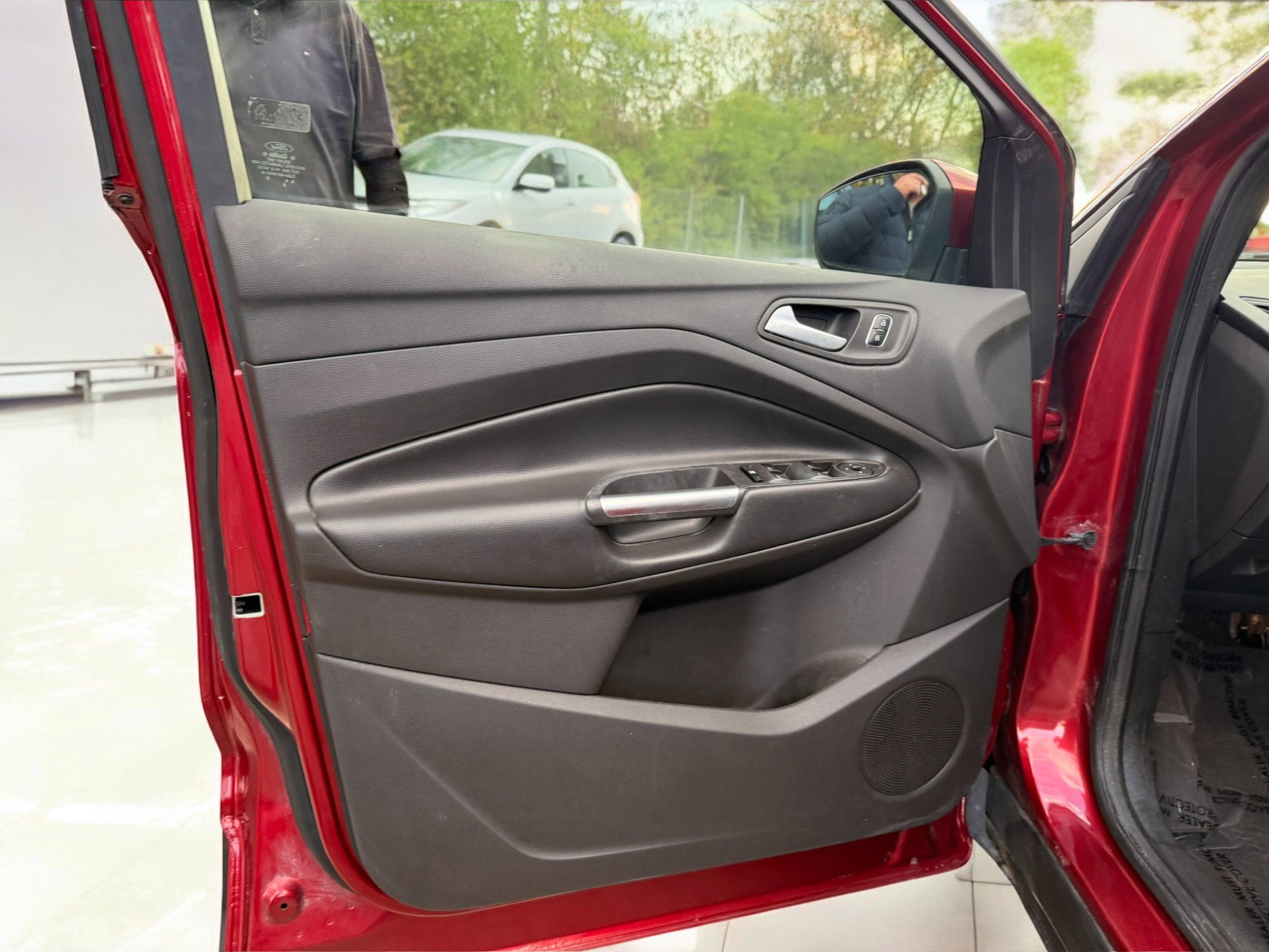 Used 2017 Ford Escape SE image 24