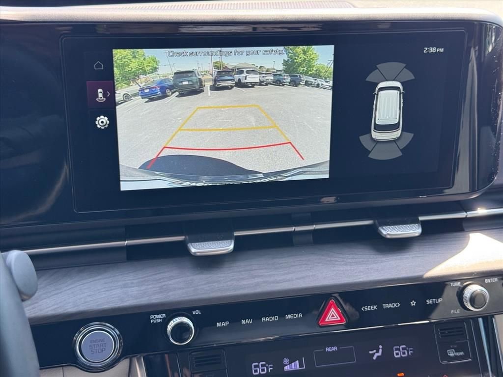 Used 2024 Kia Carnival EX image 24