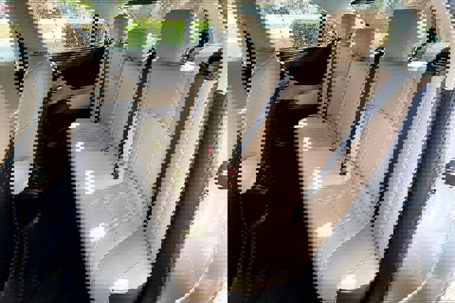 Used 2021 Lexus ES 350 Ultra Luxury w/ Accessory Package 2 image 21