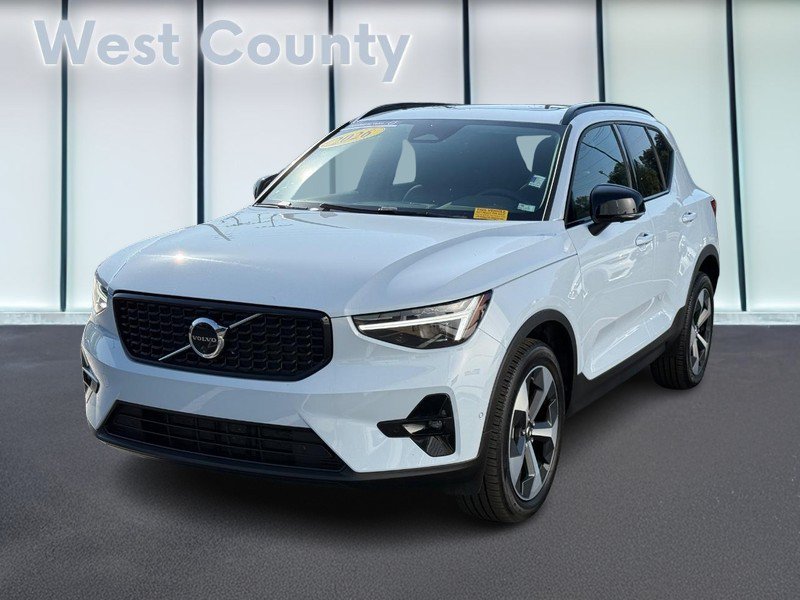 Used 2026 Volvo XC40 B5 Plus AWD/4WD image 9