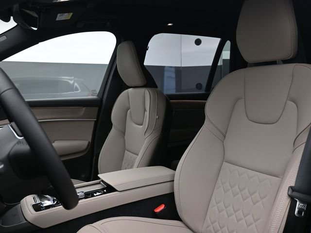 New 2026 Volvo XC90 B6 Plus w/ Protection Package Premier image 12
