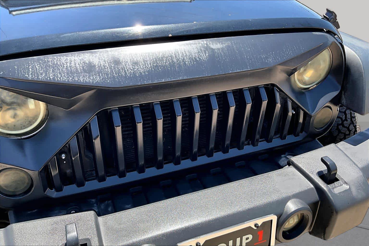 Used 2014 Jeep Wrangler Unlimited Rubicon w/ Connectivity Group AWD/4WD image 27