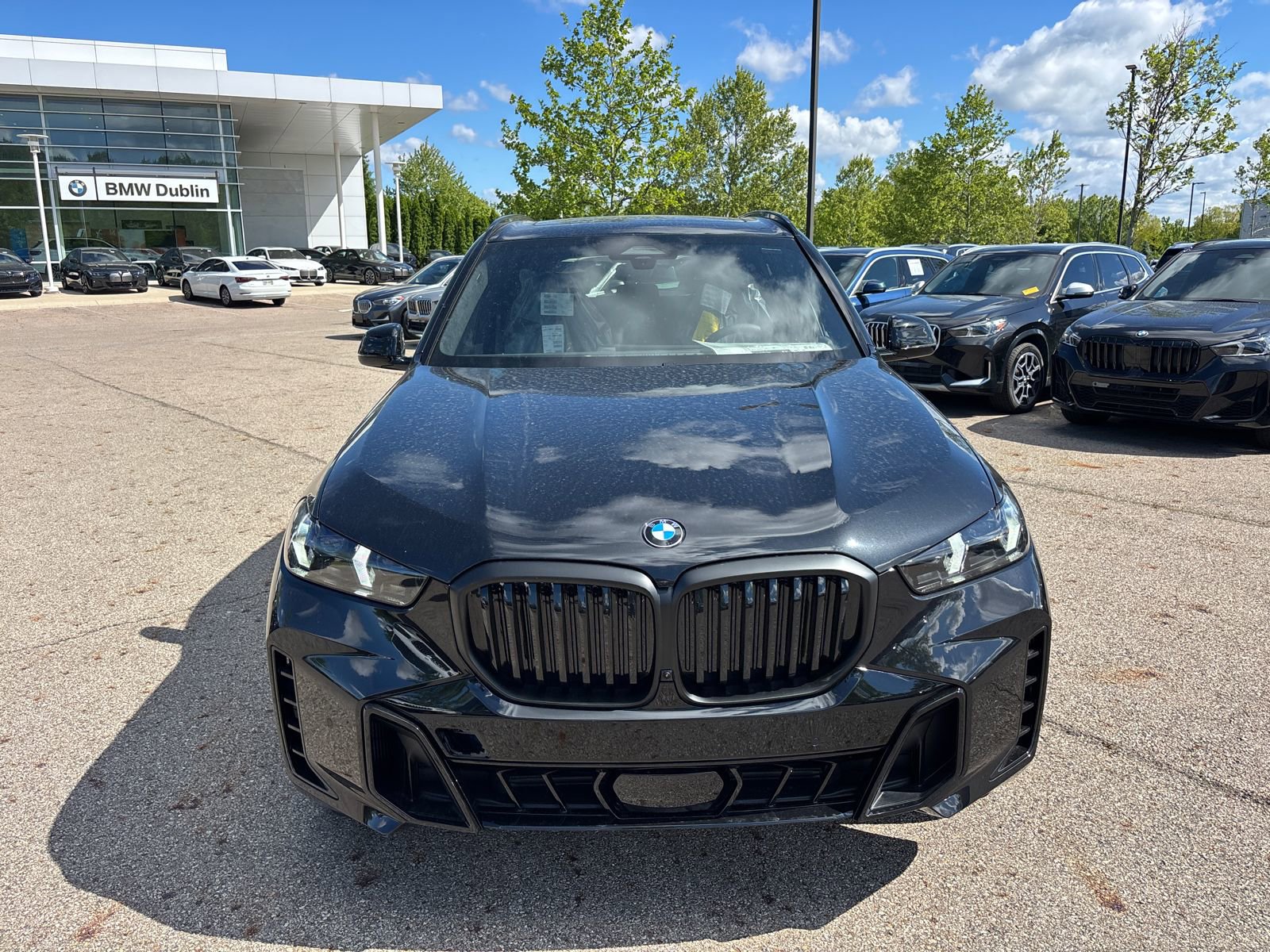 New 2026 BMW X5 xDrive40i w/ M Sport Package AWD/4WD image 2