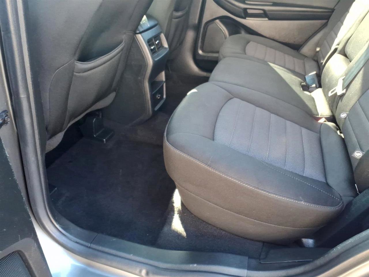 Used 2022 Ford Edge SE image 8