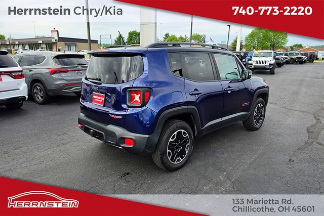 Used 2017 Jeep Renegade Trailhawk w/ Premium Trailhawk Package AWD/4WD image 28