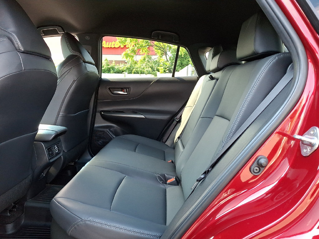 Certified 2024 Toyota Venza XLE AWD/4WD image 10