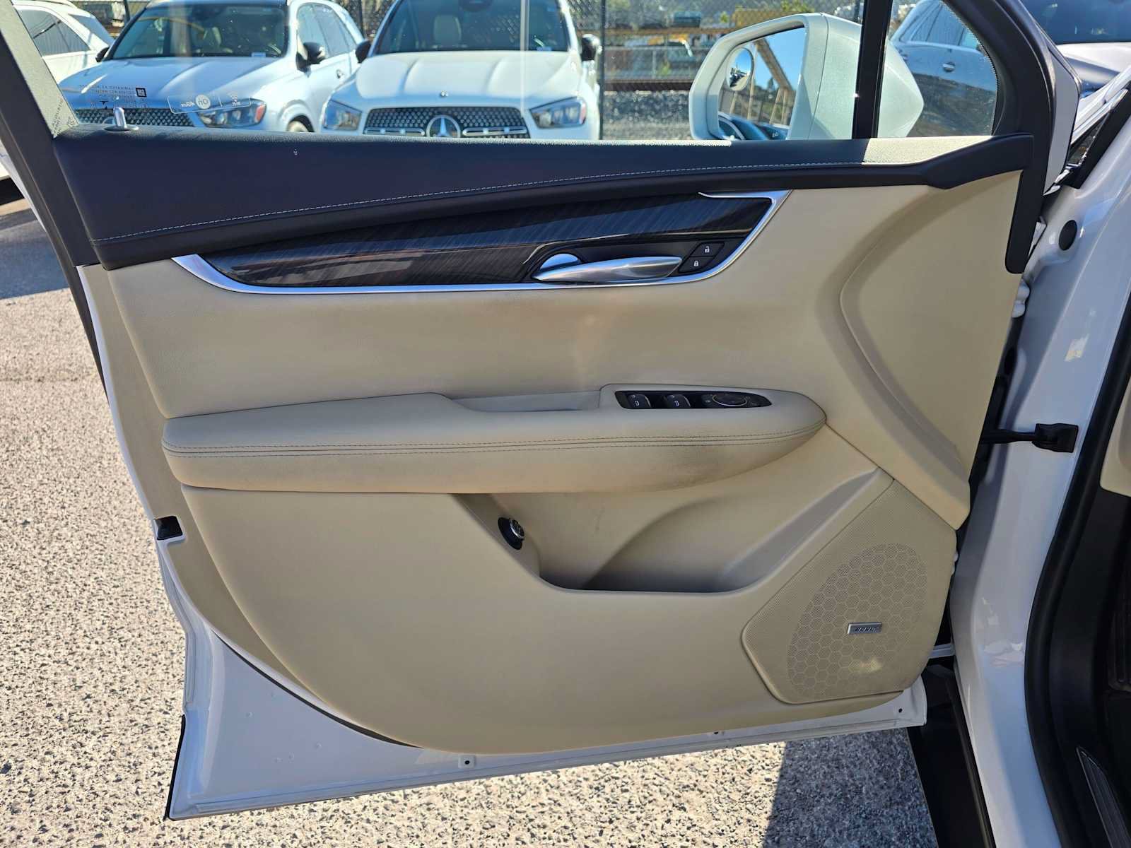 Used 2018 Cadillac XT5 FWD image 17