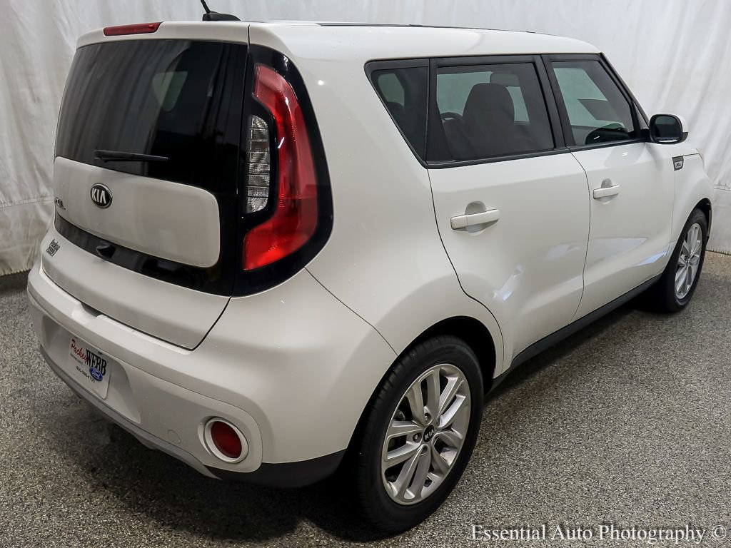 Used 2019 Kia Soul + image 9