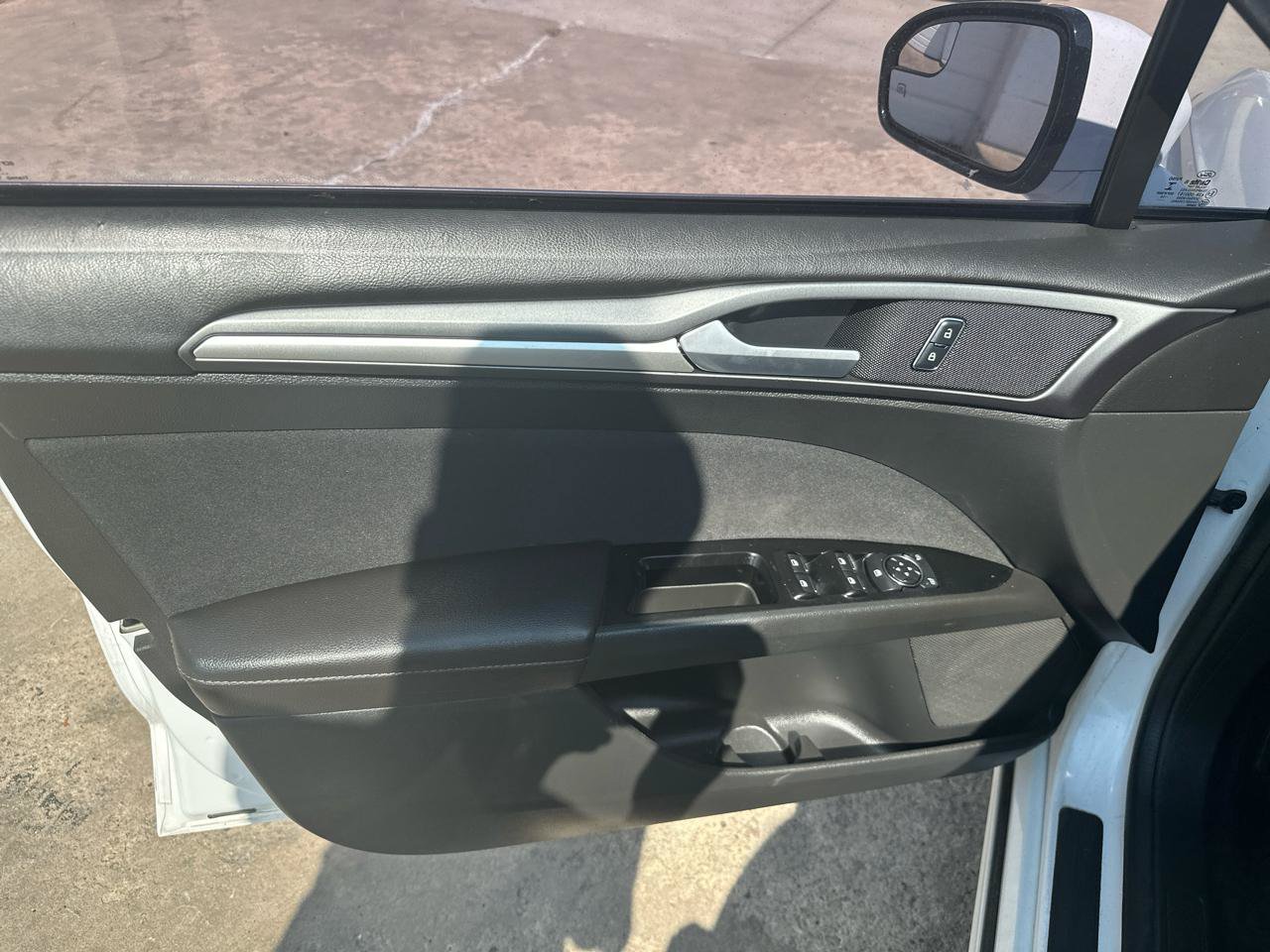 Used 2015 Ford Fusion SE FWD image 11