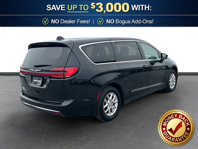 Used 2023 Chrysler Pacifica Touring-L image 7