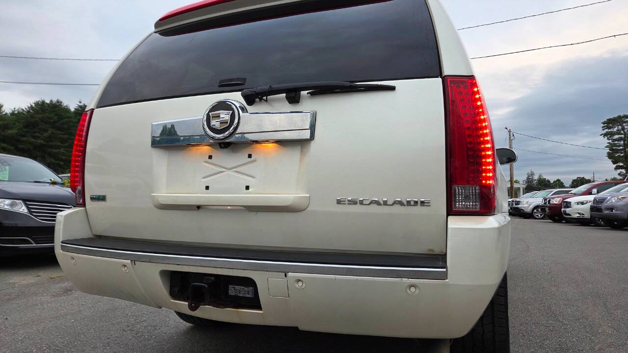 Used 2010 Cadillac Escalade ESV Luxury AWD/4WD image 13
