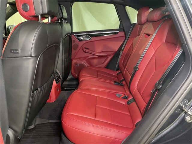 New 2026 Porsche Macan image 18