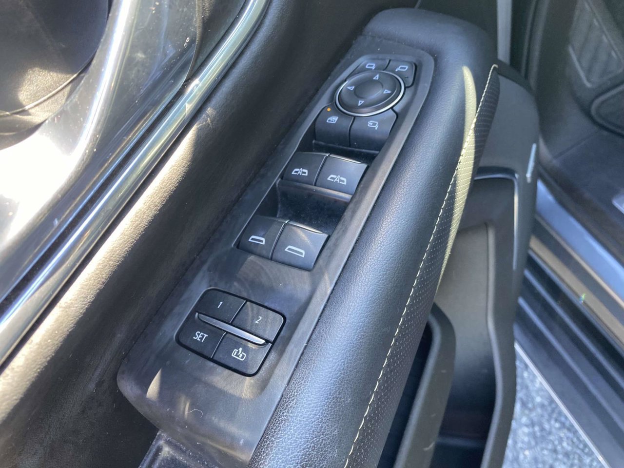 Used 2021 Chevrolet Tahoe Premier w/ Premium Package RWD image 30