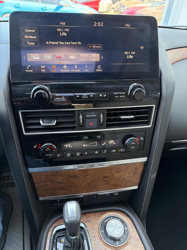 Used 2022 Nissan Armada SL w/ Captain's Chairs Package image 17