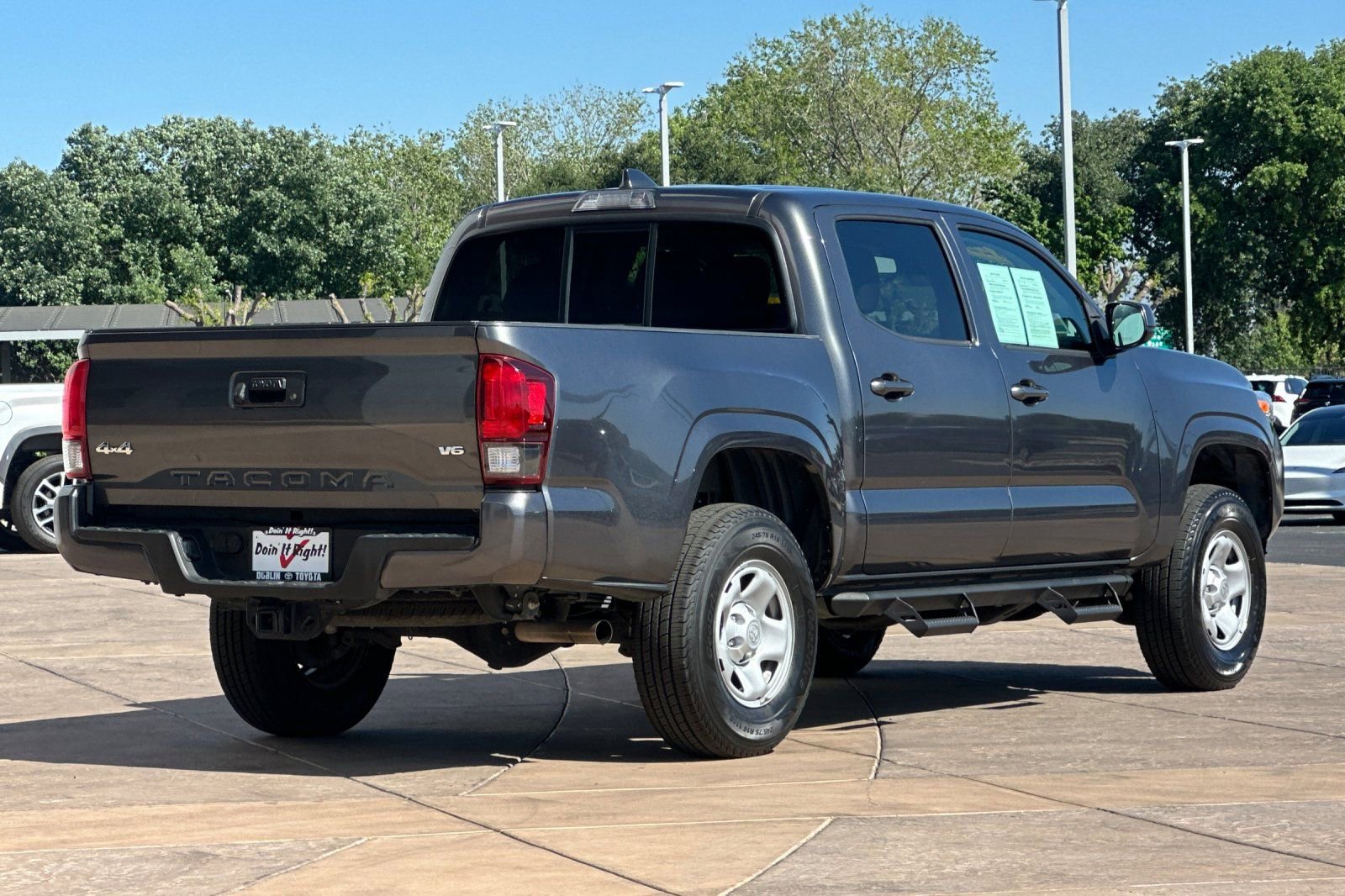 Used 2022 Toyota Tacoma SR AWD/4WD image 4
